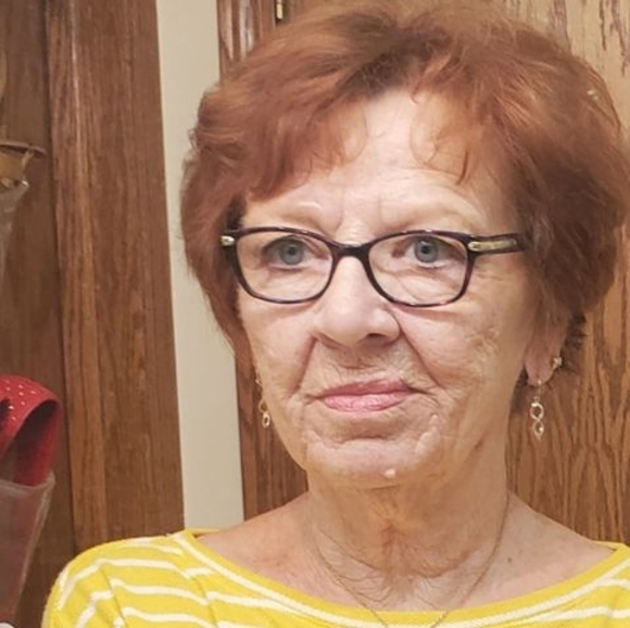 Profile Picture of Carol Wallschlaeger (@wallschlaegerc) on Poshmark