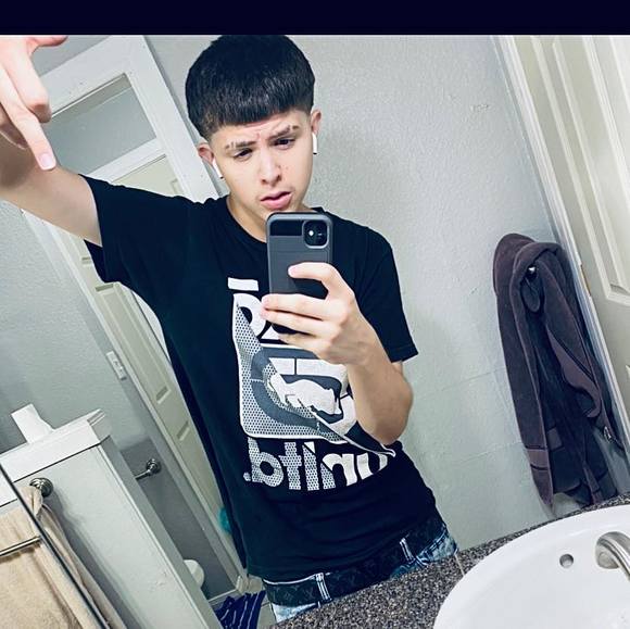 Profile Picture of Og Damien (@damienistohard) on Poshmark