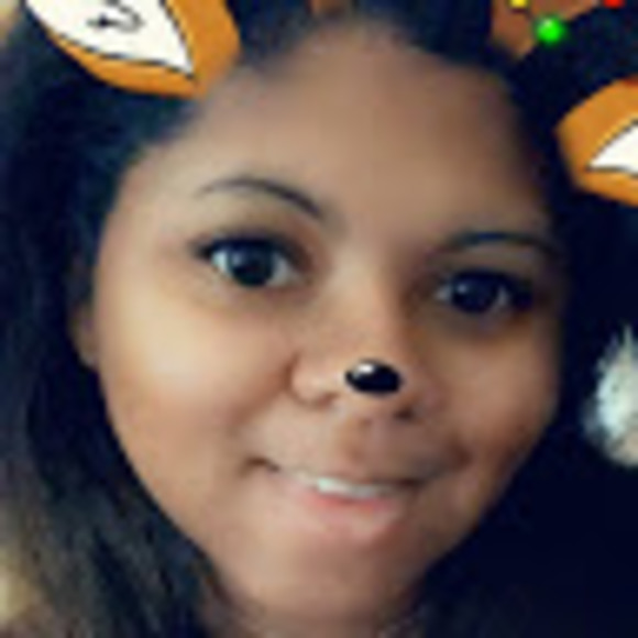 Profile Picture of Mira Moffitt (@miramoffitt) on Poshmark