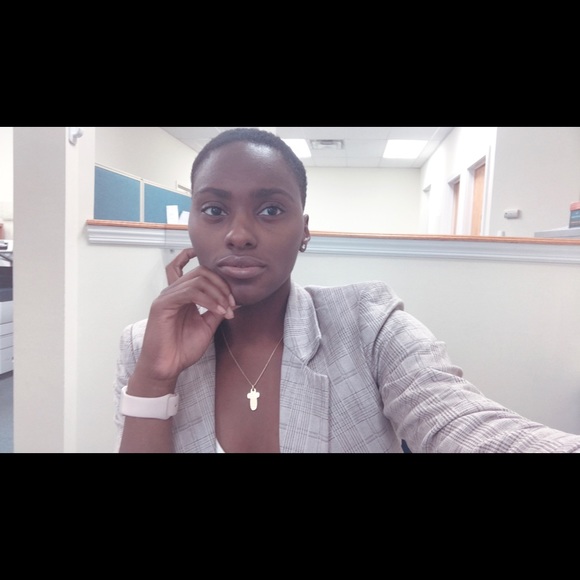 Profile Picture of Christie Verdier (@c_verdier) on Poshmark