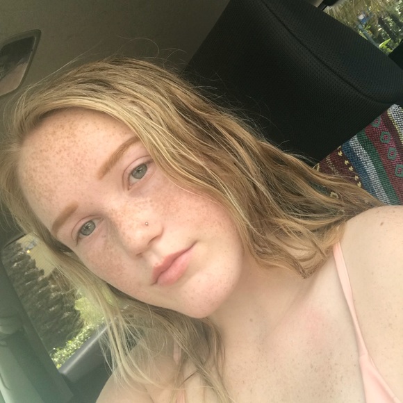 Profile Picture of Bailey Hamm (@bailey_hamm) on Poshmark