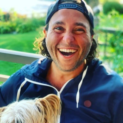 Profile Picture of Chris Kelly (@ChrisKellyLive) on Twitter