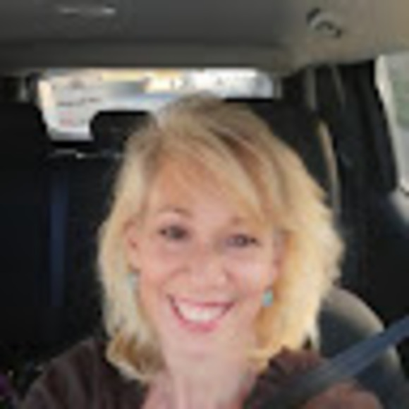 Profile Picture of Georgette Bocchinfuso gorey (@georgettegorey) on Poshmark