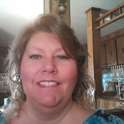 Profile Picture of Jerri Davidson (@jerriannie72) on Twitter