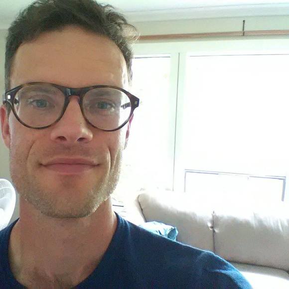 Profile Picture of Simon Grant (@simongrant) on Poshmark