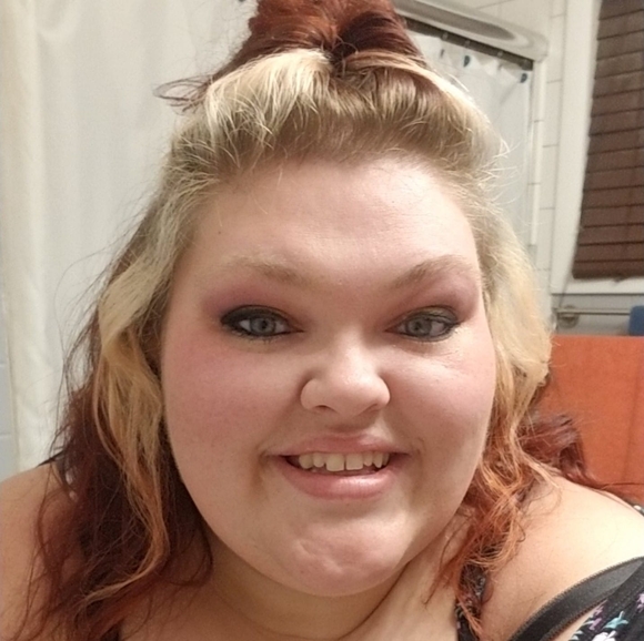 Profile Picture of Kaylen Sopher (@kathykaylen) on Poshmark