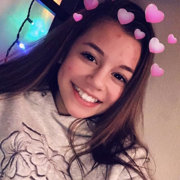 Profile Picture of Erin Sorum (@erinsorum) on Poshmark