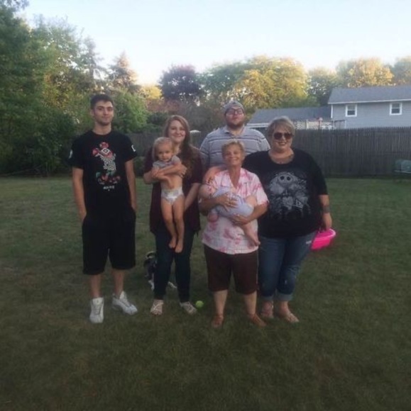 Profile Picture of Tracie Schneider (@tracieschneider) on Poshmark