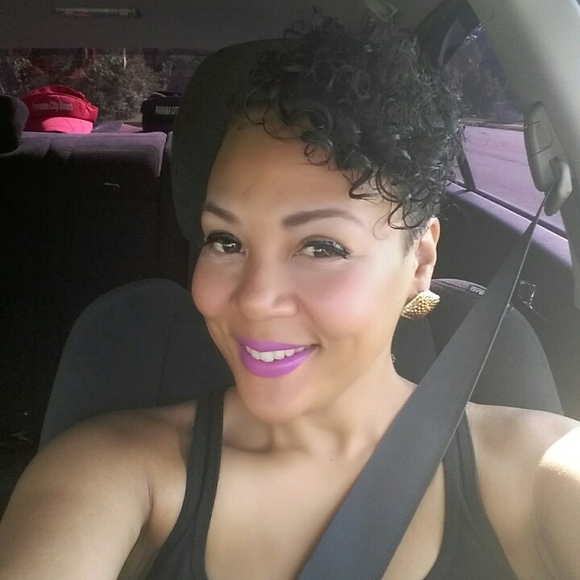 Profile Picture of Kyle Heller (@kyller) on Poshmark