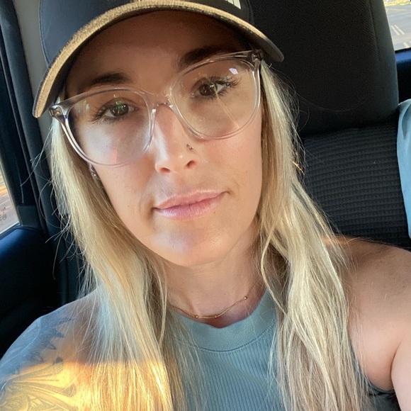 Profile Picture of Jenny Vittitow (@jennyvittitow) on Poshmark