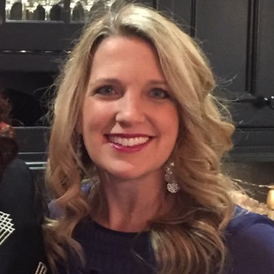 Profile Picture of Lori Pombo (@LoriPombo) on Twitter