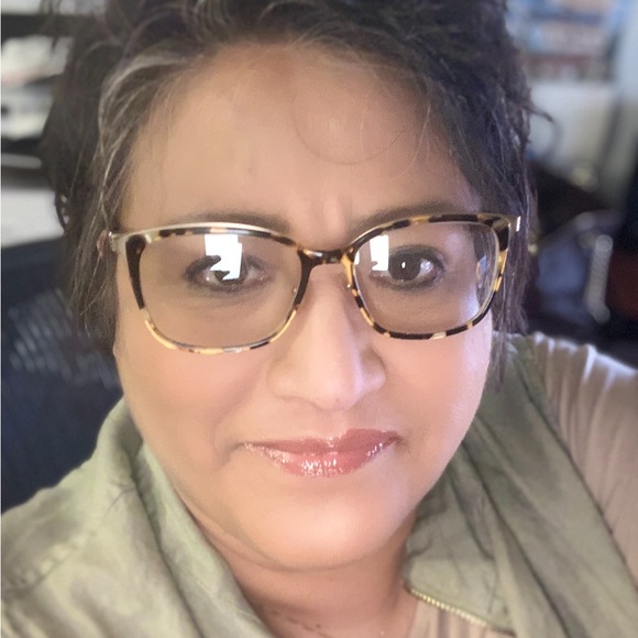 Profile Picture of Brenda Koch (@cooksonriver) on Poshmark