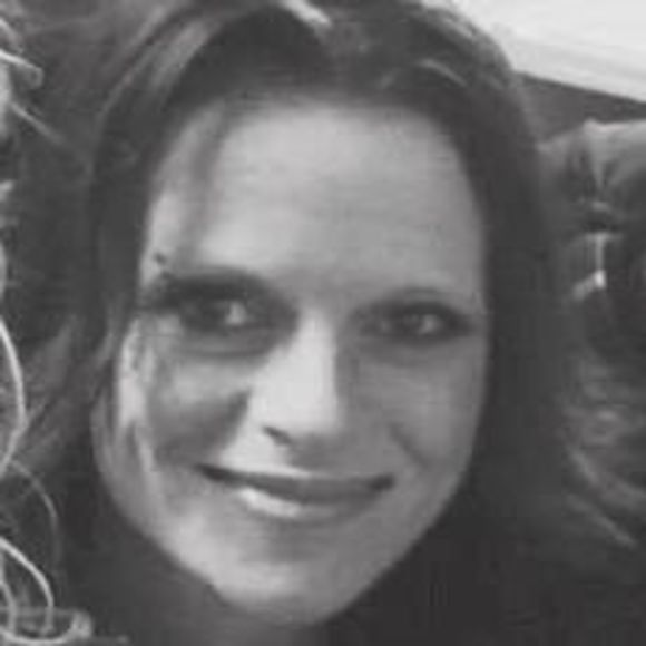 Profile Picture of Amanda Joel (@arjoel82) on Poshmark