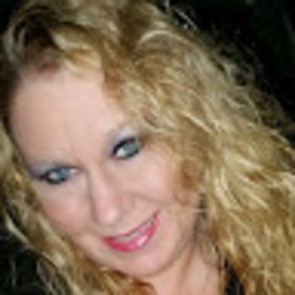 Profile Picture of Renee Hancock (@naynay11374) on Poshmark