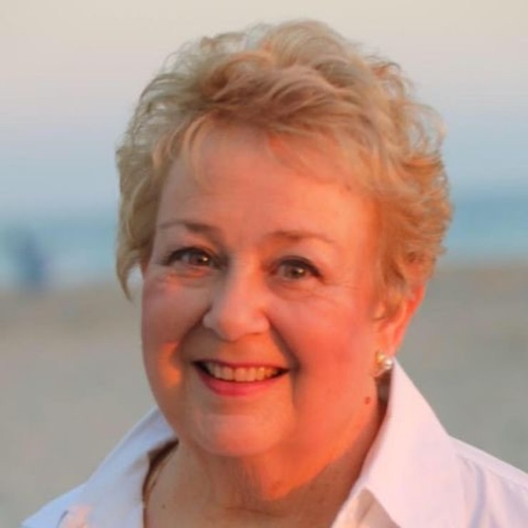 Profile Picture of Jayne Mcguiness (@jaynemcguiness) on Poshmark