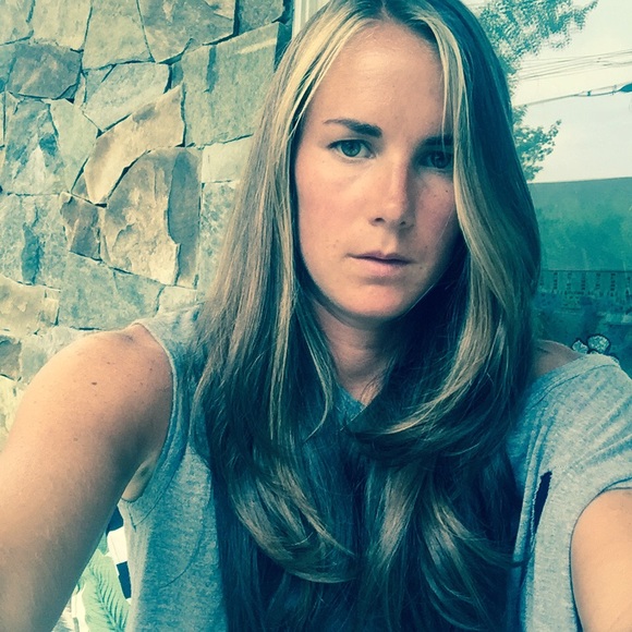 Profile Picture of Eva Shipp (@evalshipp) on Poshmark