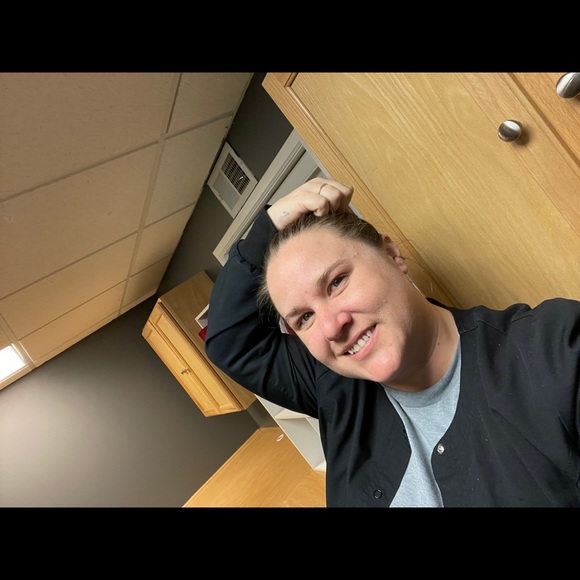 Profile Picture of Brittany Smalley (@bsmalley915) on Poshmark