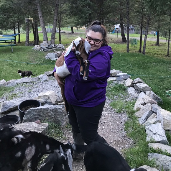 Profile Picture of Amirah Alicea (@amirahalicea) on Poshmark