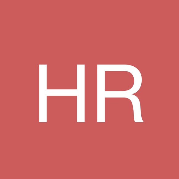 Profile Picture of Hilary Roskey (@roskington) on Poshmark