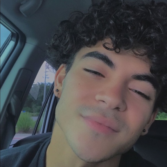 Profile Picture of Jonathan Velazquez (@vjonathan233) on Poshmark