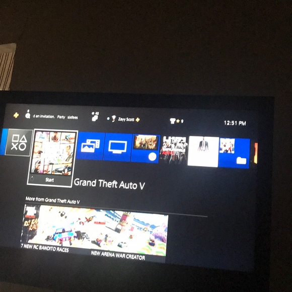 Hassani Simpson - Poshmark Profile Picture of Hassani Simpson (@inassah14) on Poshmark