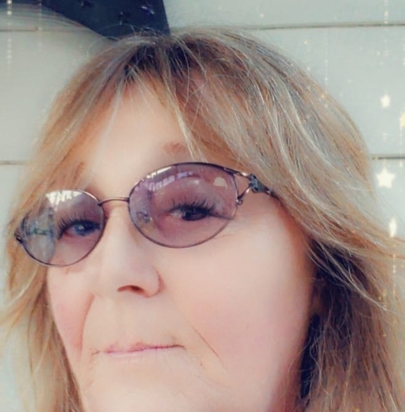 Profile Picture of Mary Stapleton (@marystapleto898) on Poshmark