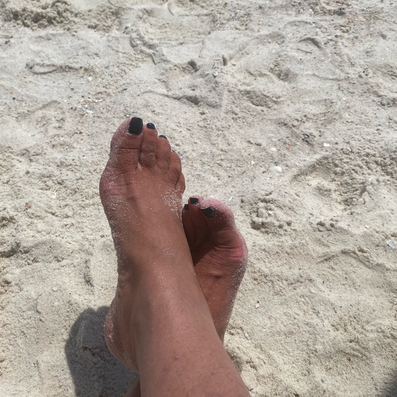 Profile Picture of Sylvia Panebianco (@sylviainfl) on Poshmark