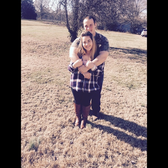 Jennifer Makras - Poshmark Profile Picture of Jennifer Makras (@jenniferbeth28) on Poshmark