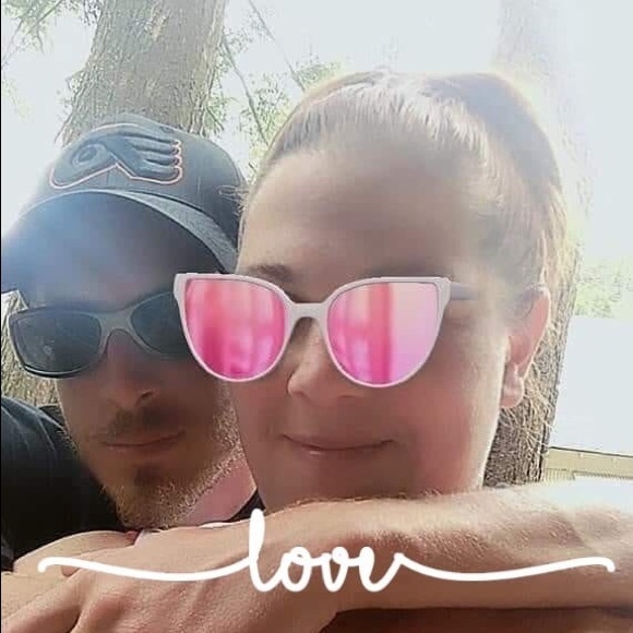 Profile Picture of Samantha Silfies (@laureano1028) on Poshmark