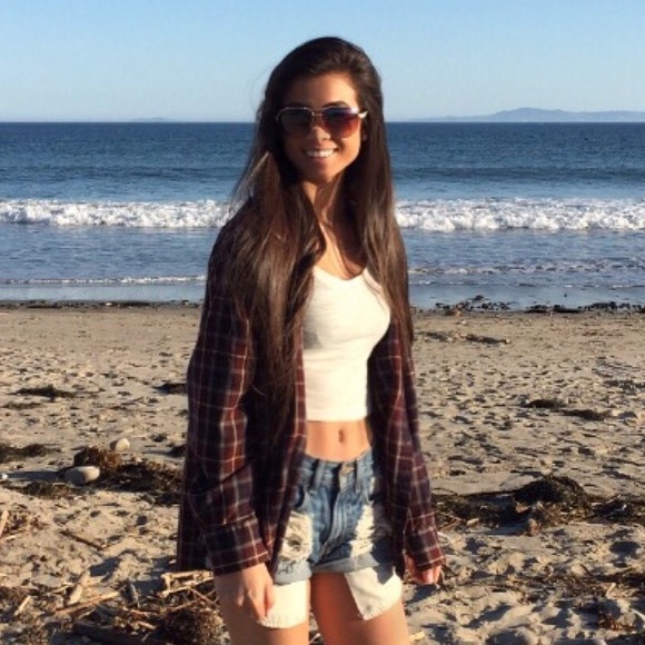 Profile Picture of Monique Oates (@mo_o21) on Poshmark