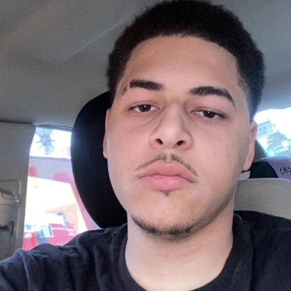 Profile Picture of Josh Vestal (@joshvestal) on Poshmark