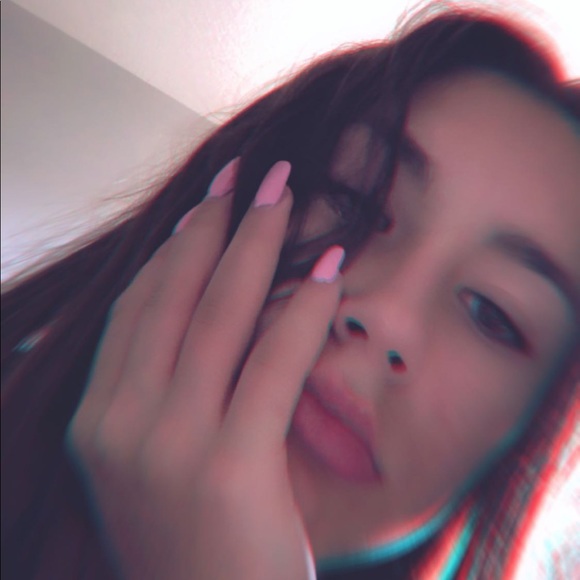 Sasha Pearson - Poshmark Profile Picture of Sasha Pearson (@sashhaap) on Poshmark