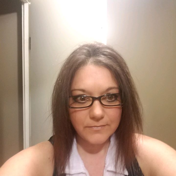 Profile Picture of juliecolburn13 (@juliecolburn13) on Tiktok
