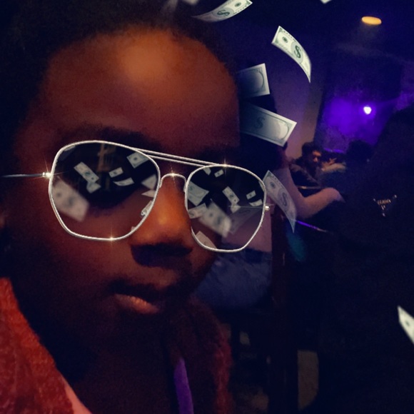 Obasohan Efe loveth - Poshmark Profile Picture of Obasohan Efe loveth (@lovethgirl212) on Poshmark