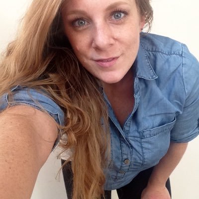 Profile Picture of Amanda Plummeron Twitter