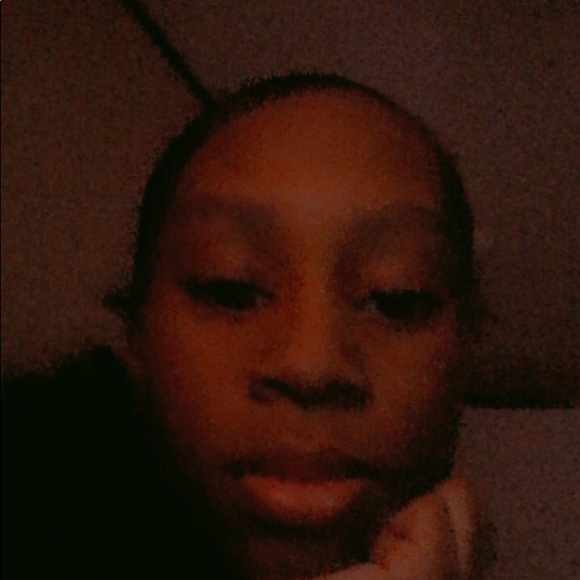 Profile Picture of Jay Curtis (@jasharaa) on Poshmark