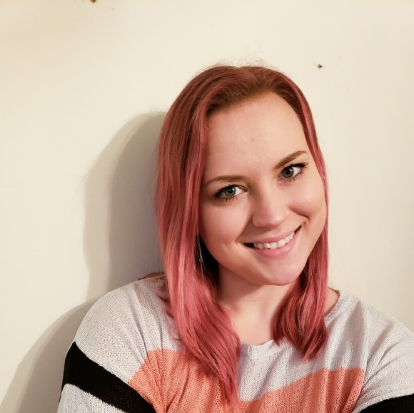 Profile Picture of Hannah Hames (@hamesgirl2014) on Poshmark