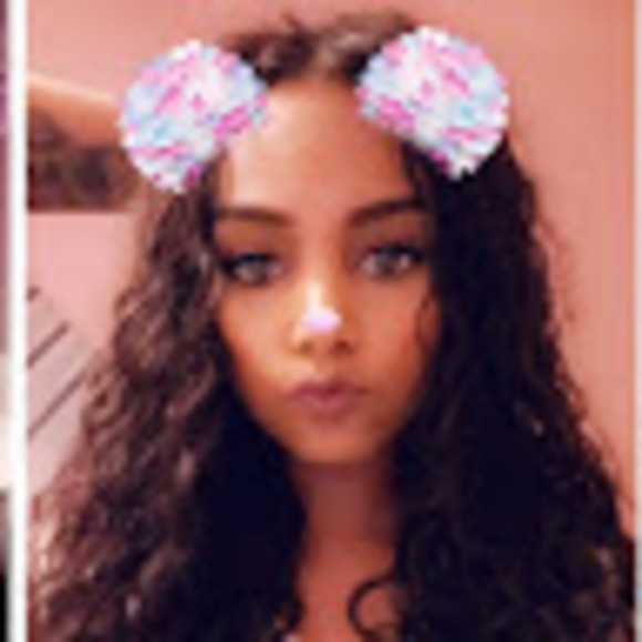 Profile Picture of Wavyyy Lessons (@wavyyylessons) on Poshmark