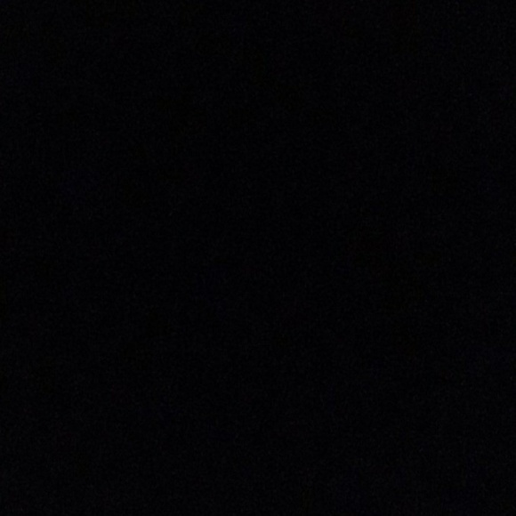 Profile Picture of Louise Layson (@louise_layson) on Poshmark