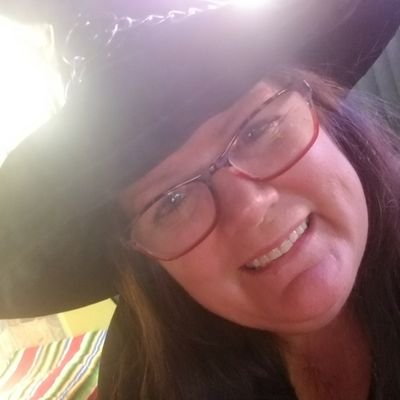 Profile Picture of Deanne Morris (@DeanneM83741552) on Twitter