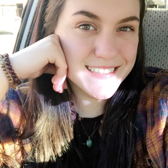 Profile Picture of Meghan Manix (@meghanmanix) on Poshmark