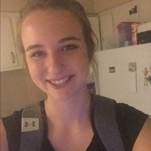 Profile Picture of Amber Gerdeman (@agerdema) on Poshmark