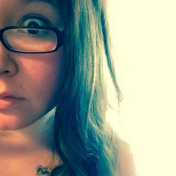 Profile Picture of Amelia Ruiz (@ameliaru) on Poshmark