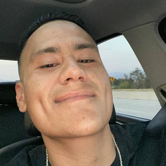 Profile Picture of Fernando Gil (@fernandogil) on Poshmark