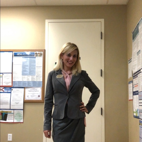 Profile Picture of Carla Enriquez (@carlaereyna82) on Poshmark