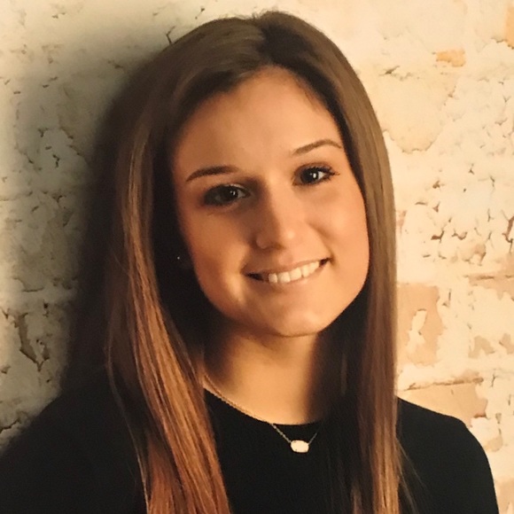 Profile Picture of Rachel Putman (@rputman) on Poshmark