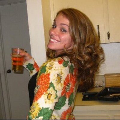 Profile Picture of Kari Howard (@kari_how) on Twitter