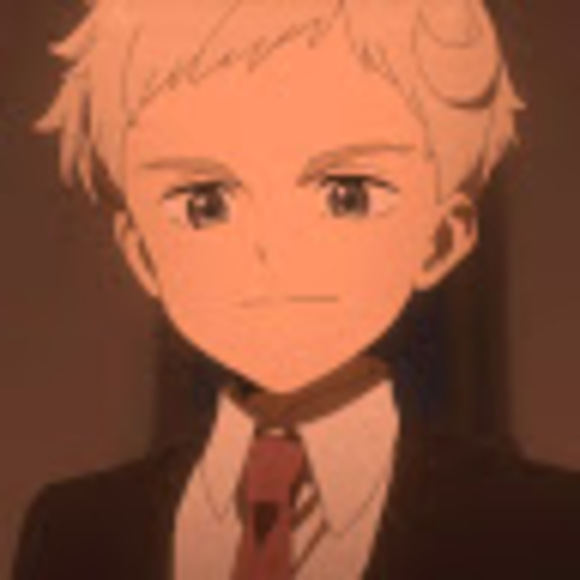 Profile Picture of Alice Miller (@aloupilou12) on Poshmark