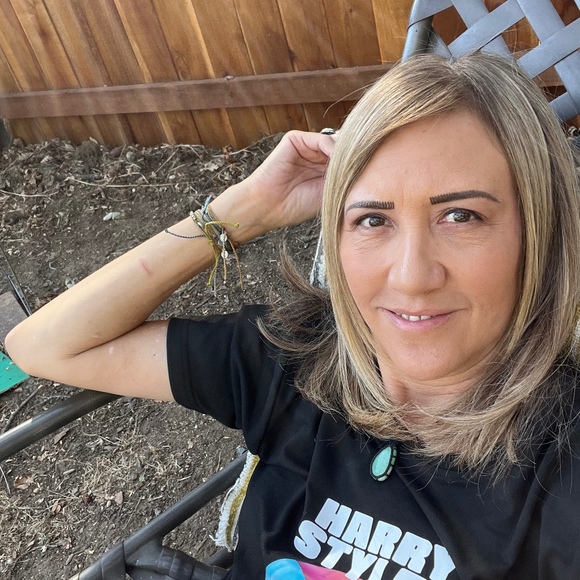 Profile Picture of Ramona Balow (@ramona_bentley1) on Poshmark