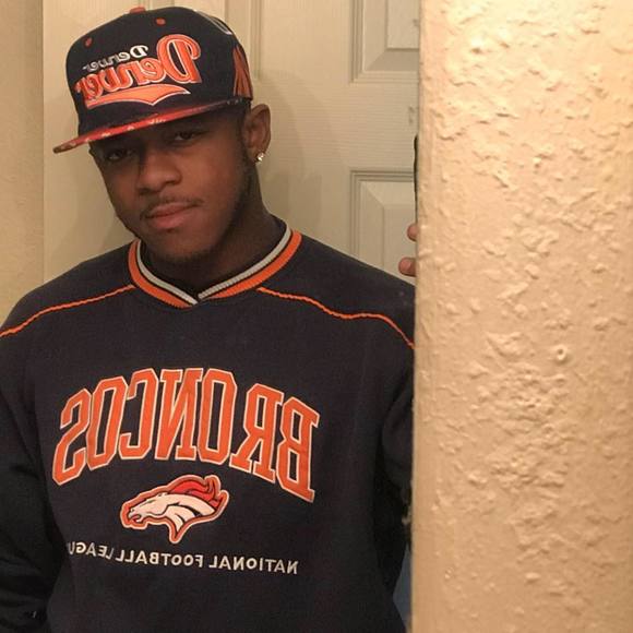 Profile Picture of Brandon Lightsey (@lightseyboi18) on Poshmark